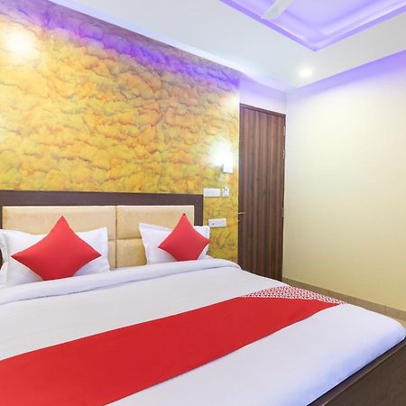 Super Oyo Hotel O Red Stone Inn New Delhi Exterior photo