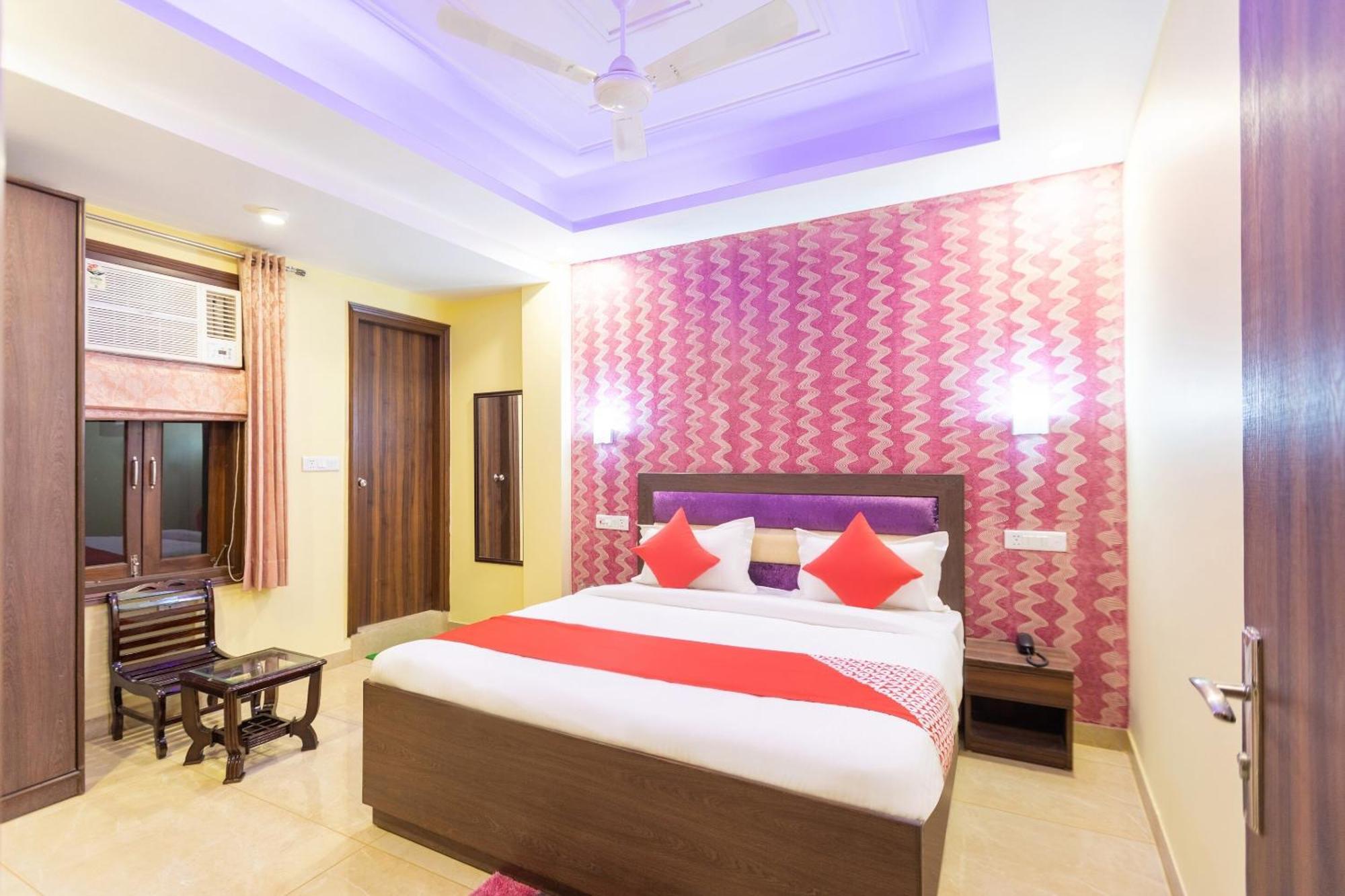 Super Oyo Hotel O Red Stone Inn New Delhi Exterior photo
