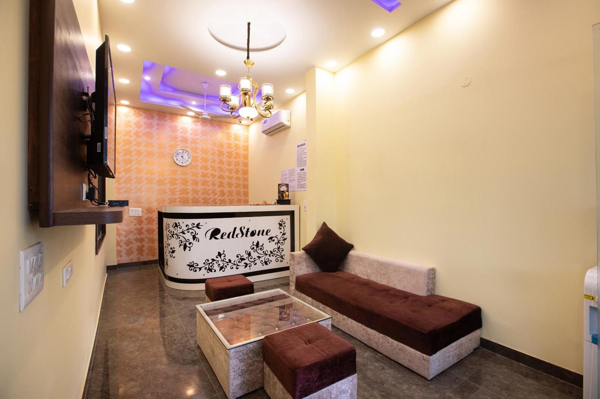 Super Oyo Hotel O Red Stone Inn New Delhi Exterior photo