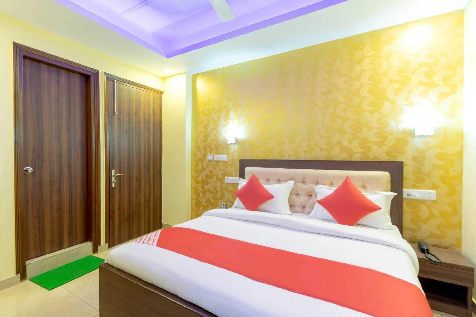 Super Oyo Hotel O Red Stone Inn New Delhi Exterior photo
