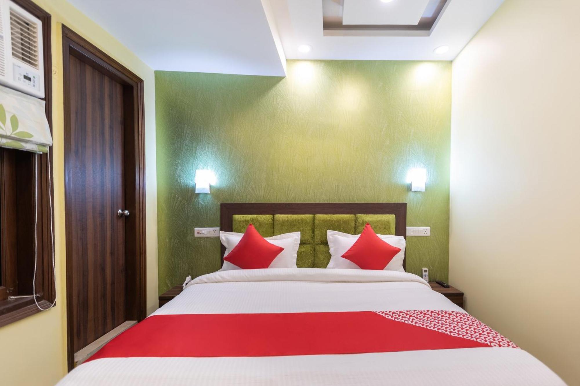 Super Oyo Hotel O Red Stone Inn New Delhi Exterior photo
