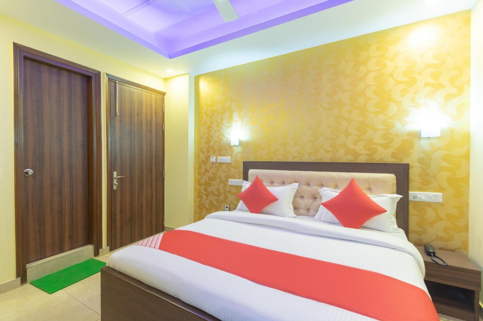 Super Oyo Hotel O Red Stone Inn New Delhi Exterior photo